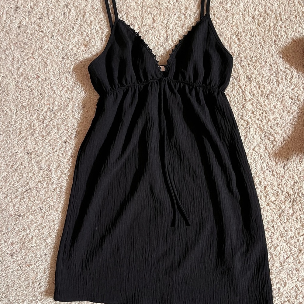 Black Sleeveless Dress